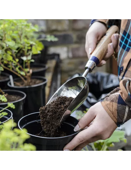 Bulldog letvægt kompost skovl hos den engelske gartner shop